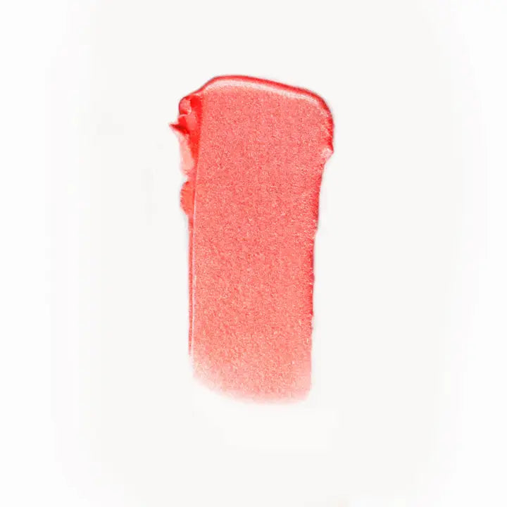 Cream Blush Blushing – rosafarbener Cremeblick auf weißem Hintergrund – Gesichtsmake-up
