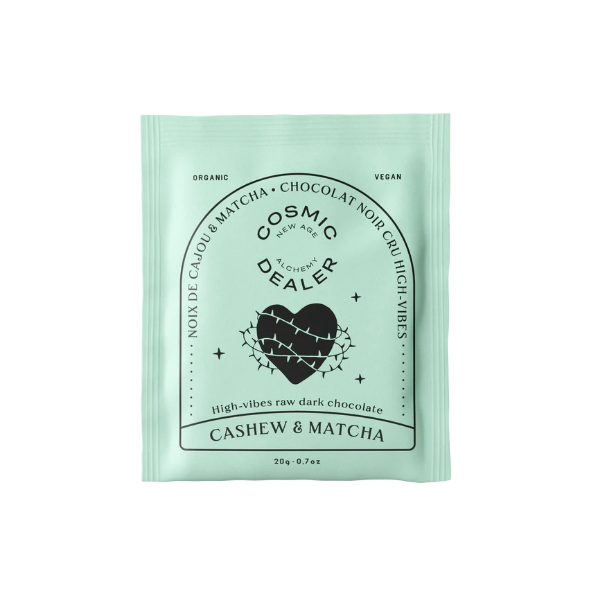 Cosmic Alchemy Dealer Cashew & Matcha – mintfarbene Einwegverpackung 20g, weißer Hintergrund – Gesundheitssnack