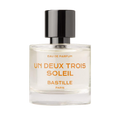 Un Deux Trois Soleil Eau de Parfum – klares Glasflakon 50ml, schwarzer Deckel, weißer Hintergrund – Parfüm