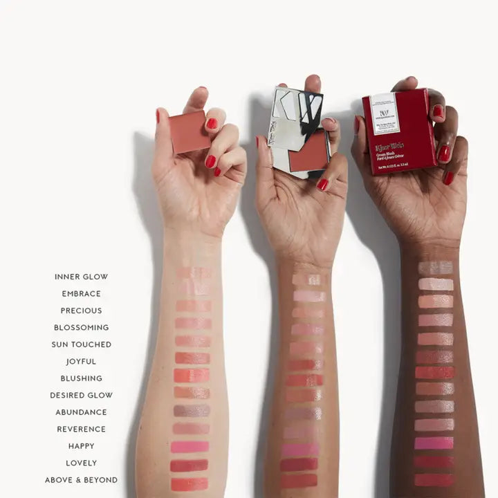 Kjaer Weis Cream Blush Desired Glow – rote quadratische Verpackung 4.5g, weißer Hintergrund – Gesichtsrouge