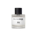 Frau Tonis Parfum N°21 Berlin – klares Glasfläschchen mit schwarzem Deckel, weißem Etikett, weißem Hintergrund – Parfüm