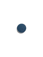 Eye Shadow Blue Wonder Refill – dunkelblaues Lidschatten-Refill in runder Metallverpackung, weißer Hintergrund – Augen-Make-up