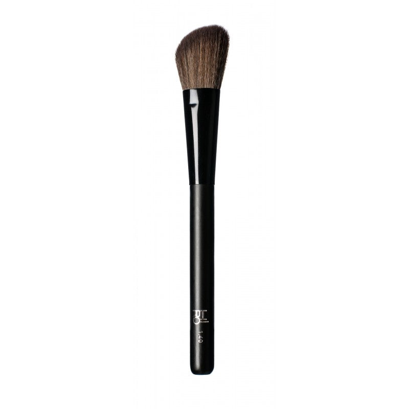 Angeled Blush Brush #1.40 – schwarzer Griff, braune Borsten, weißer Hintergrund – Make-up Pinsel