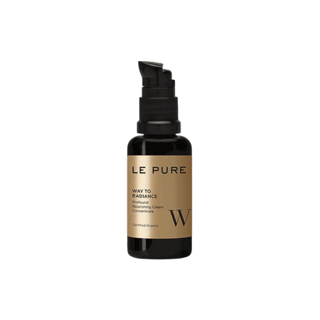 LE PURE Way to Radiance – schwarze Flasche 30ml mit Pumpverschluss, goldener Etikett, weißem Hintergrund – Hautpflege
