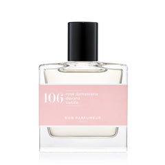 Bon Parfumeur 106 Rose Damascena – klares Glasflakon mit rosafarbenem Etikett und schwarzem Deckel, weißer Hintergrund – Parfüm