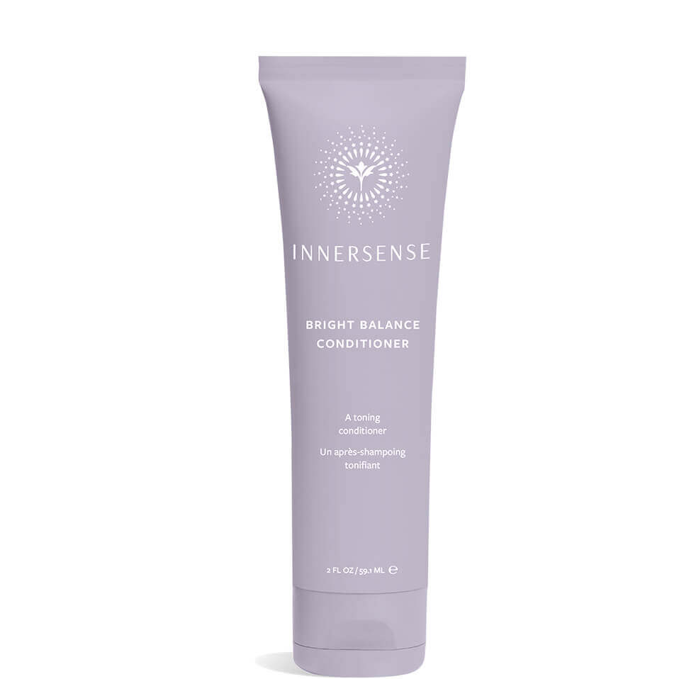 Innersense Bright Balance Conditioner – lila Tube 59,1 ml, weißer Hintergrund – Haarpflege