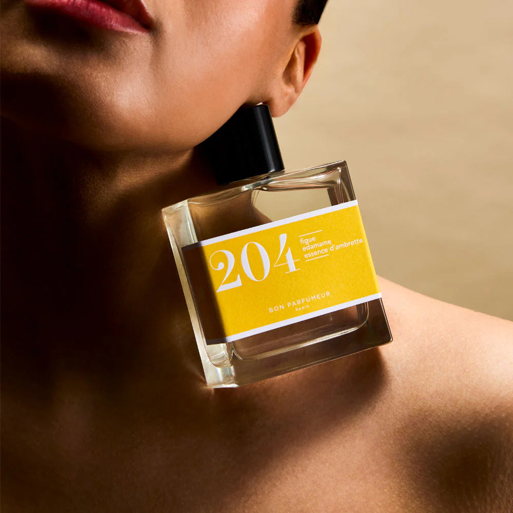 Bon Parfumeur 204 Velvet Fig Eau de Parfum – quadratische Glasflasche mit schwarzem Verschluss, gelbes Etikett – Parfüm