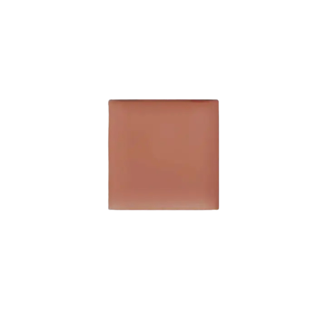 Cream Blush Desired Glow – quadratische rosafarbene Creme, weißer Hintergrund – Gesichtsmakeup
