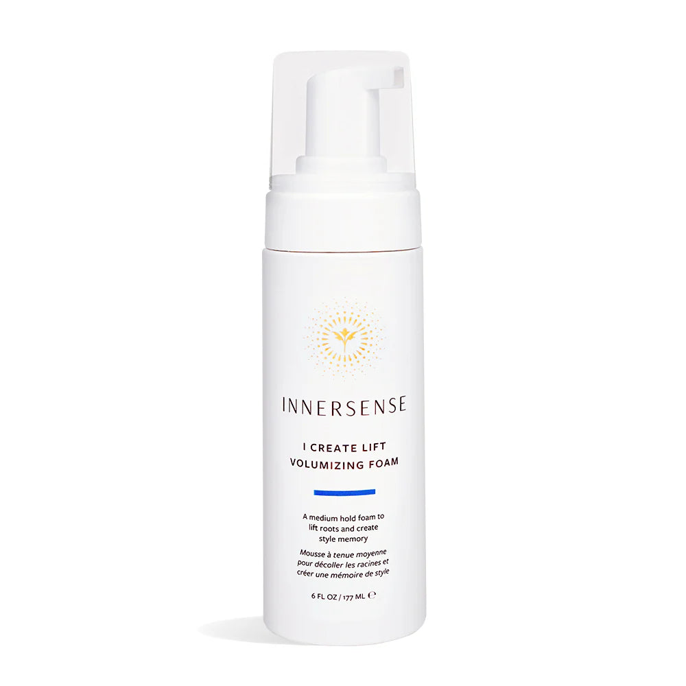 Innersense I Create Lift Volumizing Foam – weißes Pumpfläschchen 177ml, weißer Hintergrund – Haarpflege