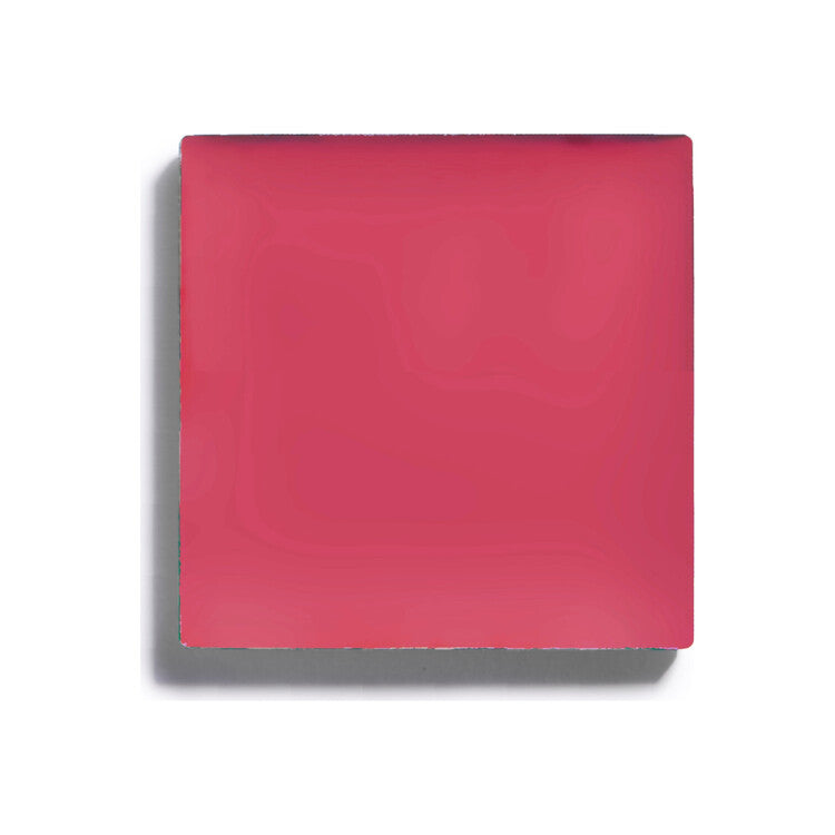 Cream Blush Lovely – quadratische rosarote Verpackung, weißer Hintergrund – Gesichtsmake-up