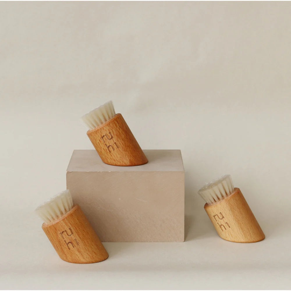 The Vegan Facial Dry Brush