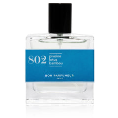 Bon Parfumeur 802: Peony Parfüm in einer Glasflasche mit schwarzem Verschluss auf weißem Hintergrund, Duftpflege