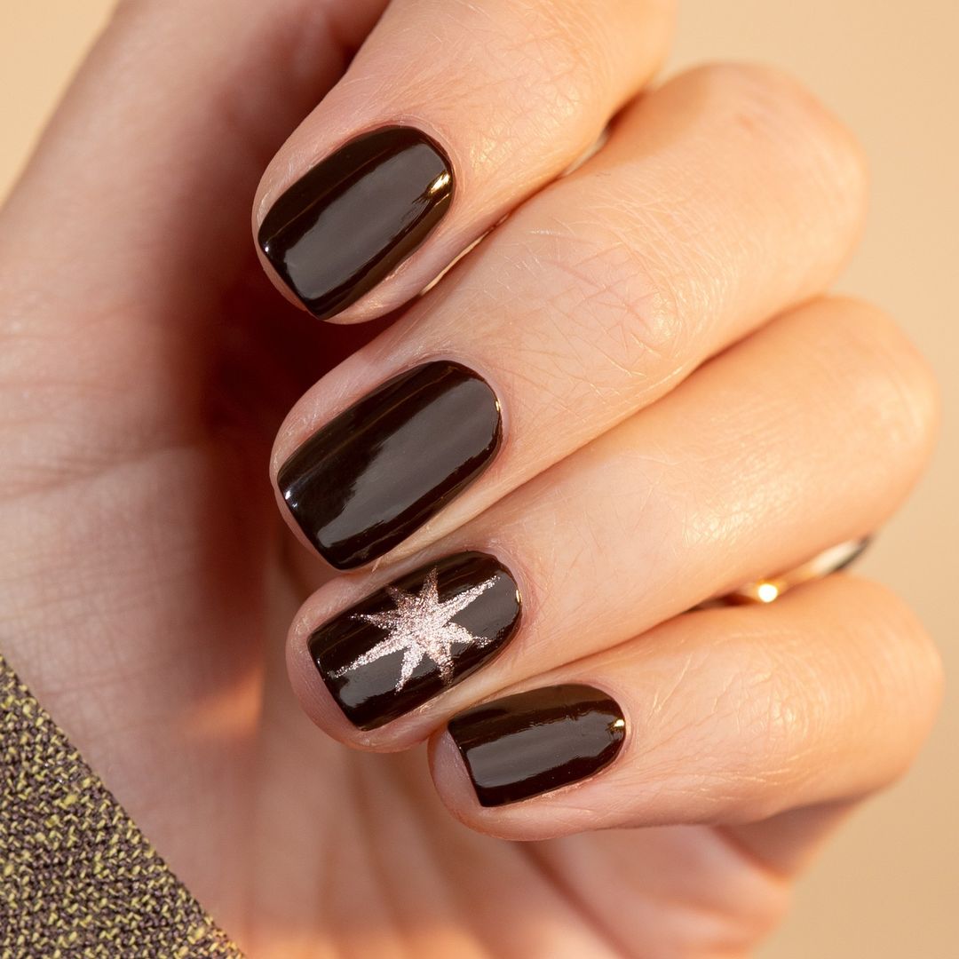 Green Nagellack Clove