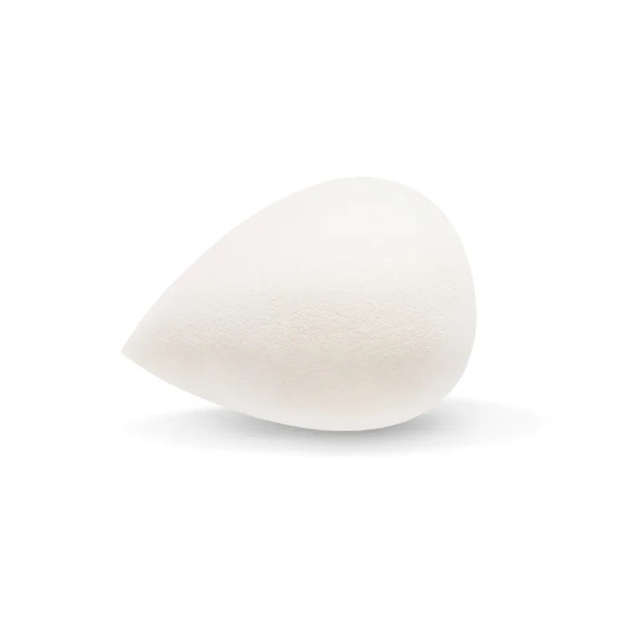 Make-up Sponge – cream-white teardrop sponge on white background – makeup application
