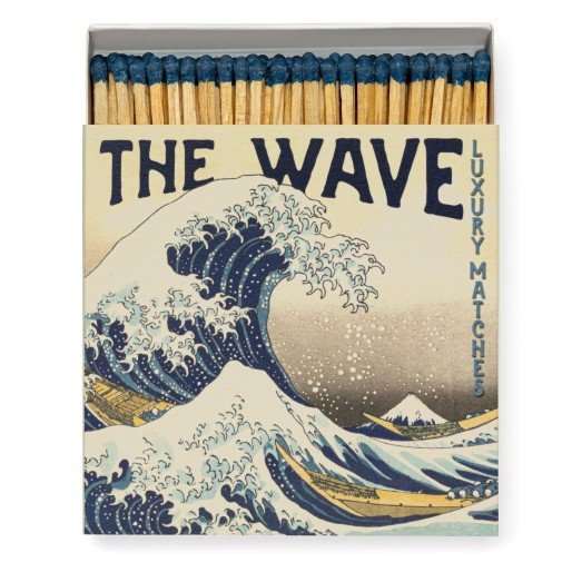 Hokusai Welle Luxus-Streichhölzer – Schachtel mit blau-weißer Wellen-Illustration, weißem Hintergrund – Dekoartikel