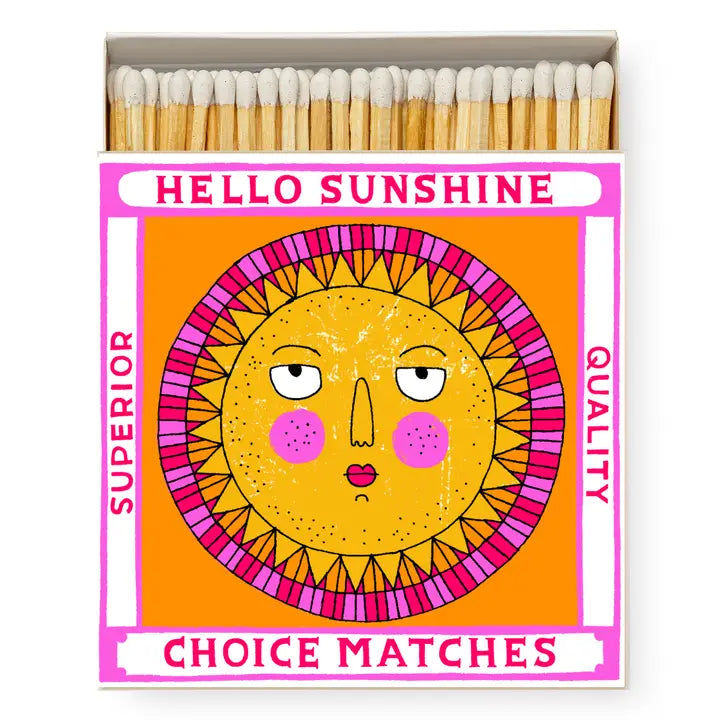 Hello Sunshine Streichhölzer – rosa-orange Schachtel mit Sonnenmotiv, weißem Hintergrund – Dekoartikel