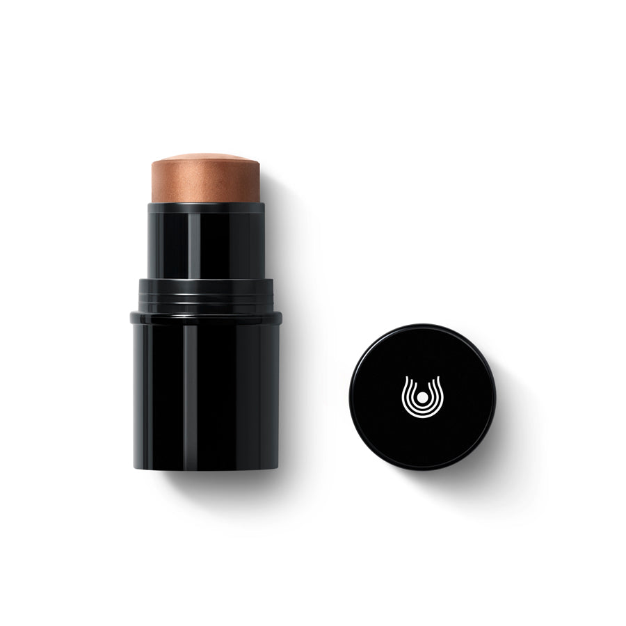 Lip to Cheek Blush Gold 04 – schwarzer Stift mit goldfarbenem Rouge, weißer Hintergrund – Gesichts Make-up