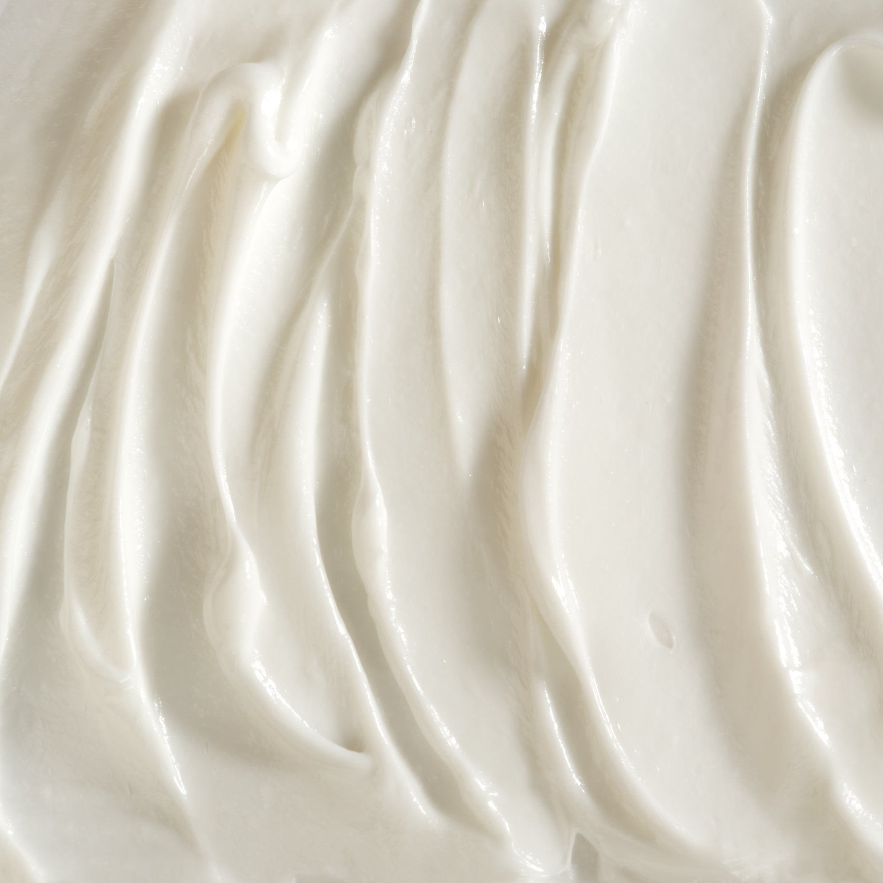 Reparaturmaske – cremige Textur, weißer Hintergrund – Haarpflege