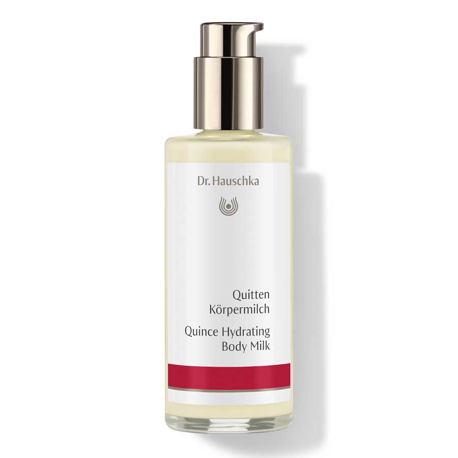 Dr. Hauschka Quitten Körpermilch – durchsichtige Flasche mit Pumpspender, weiß-rotes Etikett, weißer Hintergrund – Körperpflege