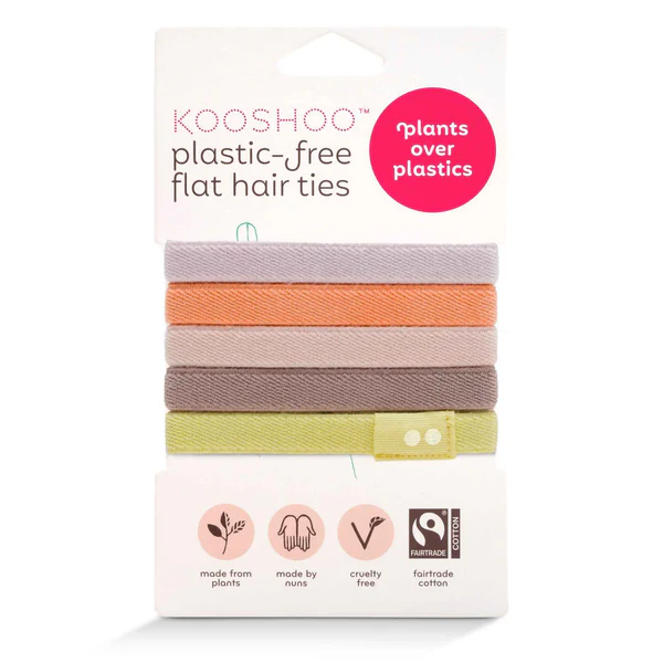 KOO SHOO Plastic Free Flat Hair Ties Bright Spark – weißes Kartonpaket mit bunten Haargummis, weißer Hintergrund – Haarpflege