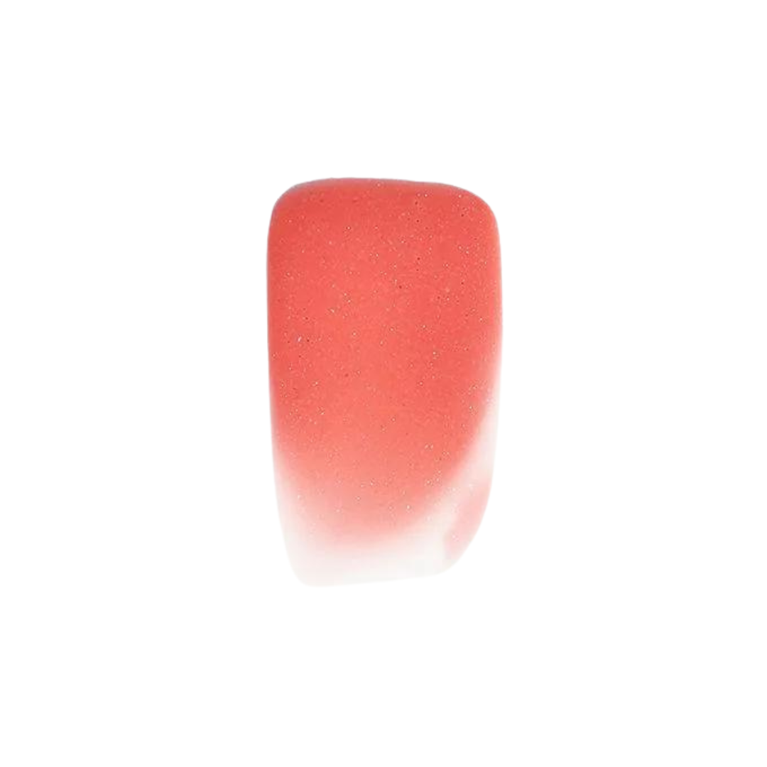 Lip Gloss Fascination Faded Raspberry Red Refill – rosafarbener Lipgloss-Stift, weißer Hintergrund – Lippenpflege
