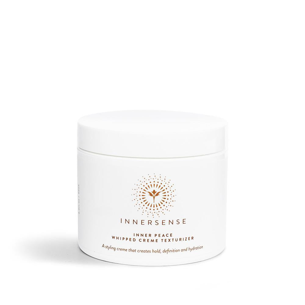 Innersense Inner Peace Whipped Creme Texturizer – weißer Tiegel, goldene Schrift, weißer Hintergrund – Haarpflege