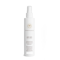 INNERSENSE Hair Love Prep Spray – weißes Sprühfläschchen, weißer Zerstäuber, weißer Hintergrund – Haarpflege