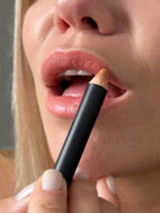 Lip Switch Ari