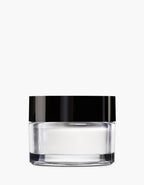 Silk Finish Powder Translucent – durchsichtiger Glasbehälter mit schwarzem Deckel, weißer Hintergrund – Make-up