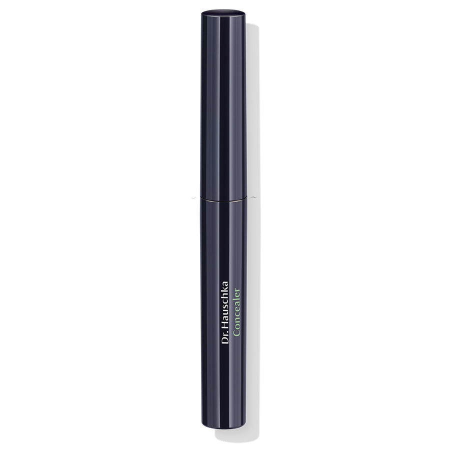 Dr. Hauschka Concealer 01 Macadamia – dunkelblaue Tube mit glattem Deckel, weißer Hintergrund – Make-up