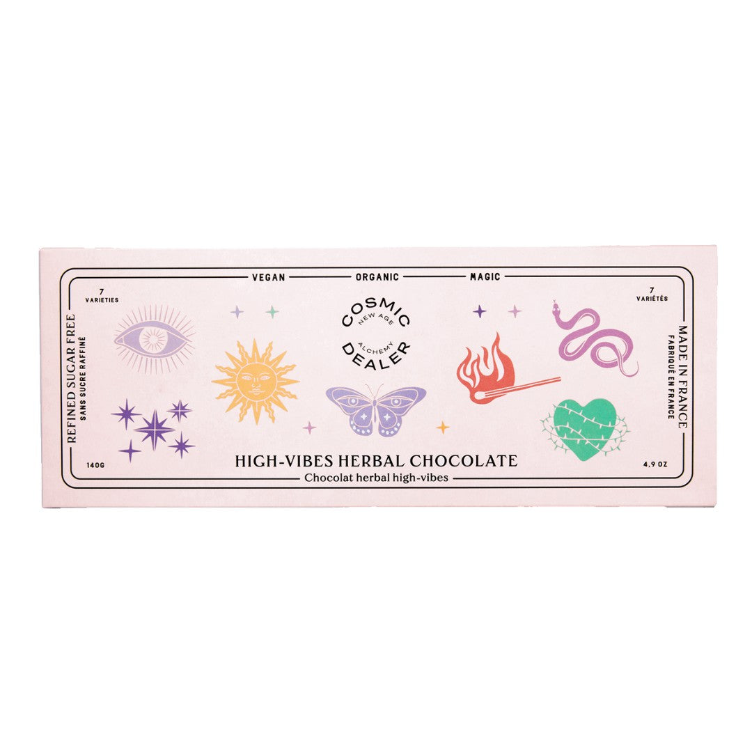 Cosmic Alchemy Dealer High-Vibes Herbal Chocolate – rosa Verpackung 140g, magische Symbole, weißer Hintergrund – Genuss