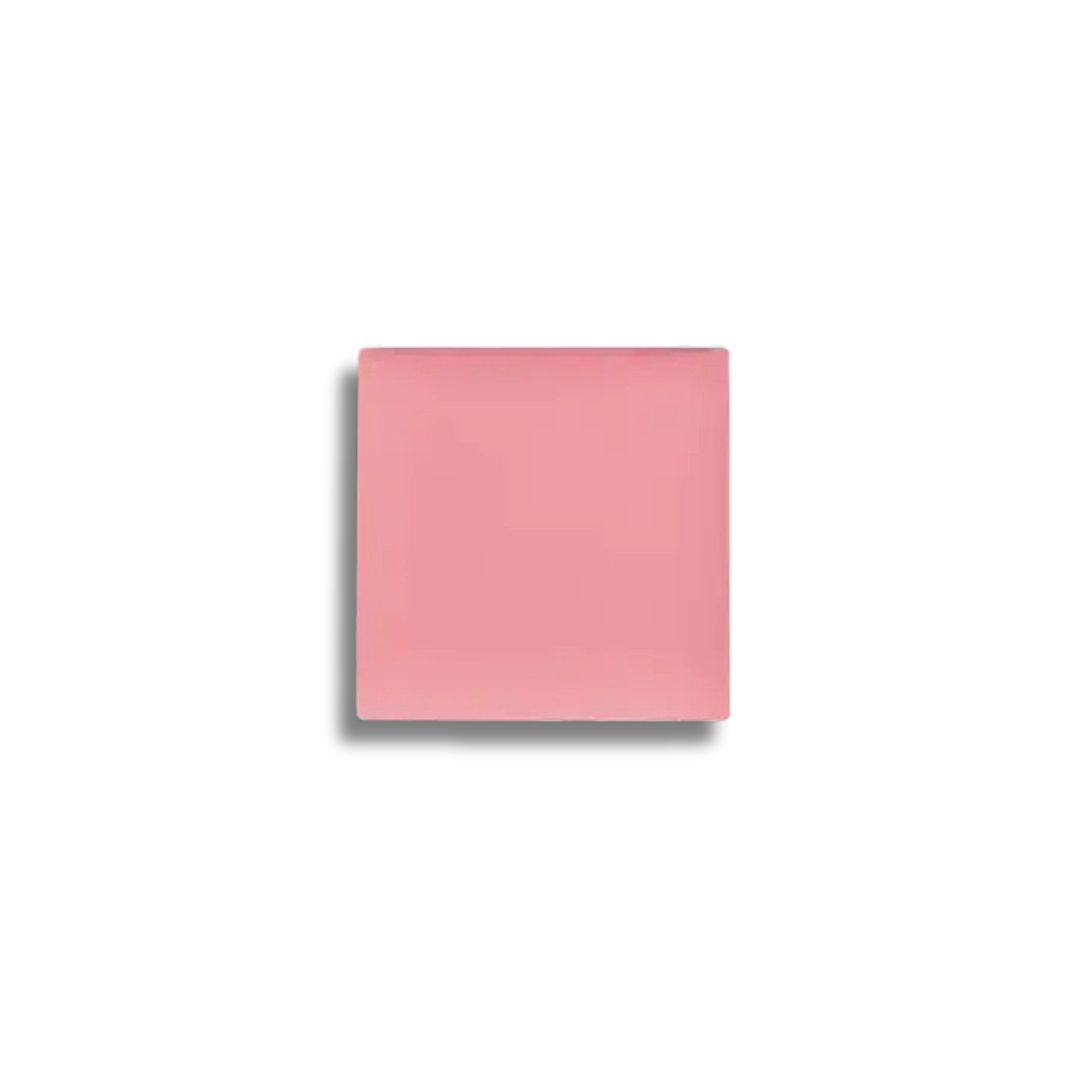 Cream Blush Reverence Refill – rosafarbener quadratischer Refill, weißer Hintergrund – Gesichtsmake-up