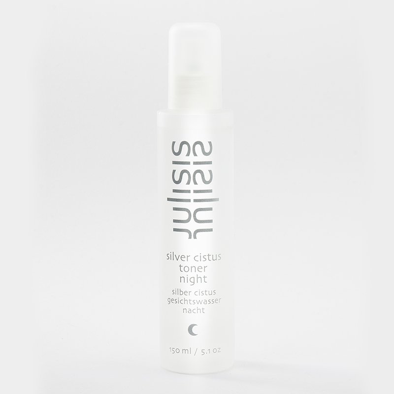 Sisley Silver Cistus Toner Night – durchsichtige Sprayflasche 150ml, weißer Verschluss, weißer Hintergrund – Hautpflege