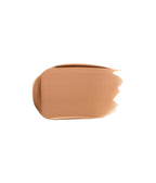 Foundation 06 Walnut – cremige Textur, nussbraune Farbe auf weißem Hintergrund – Make-up