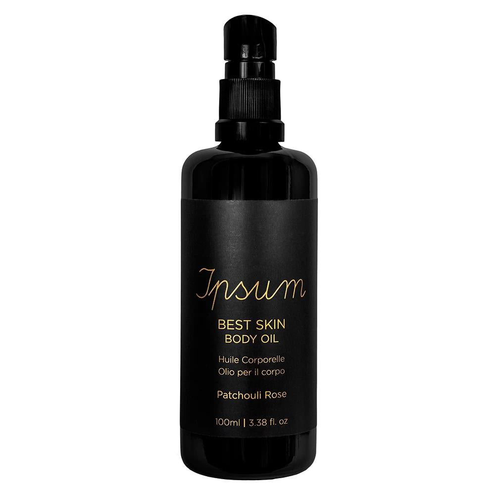Ipsum Best Skin Body Oil Patchouli & Rose – schwarze Sprühflasche 100ml, schwarzer Verschluss, weißer Hintergrund – Körperpflege