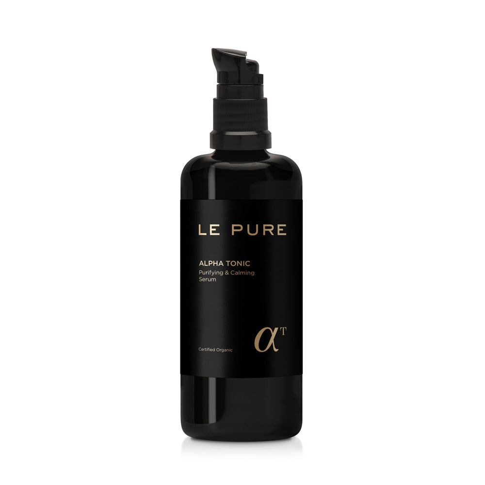 LE PURE Alpha Tonic – schwarze Flasche mit Pumpverschluss, weißer Hintergrund – Serum für Hautpflege