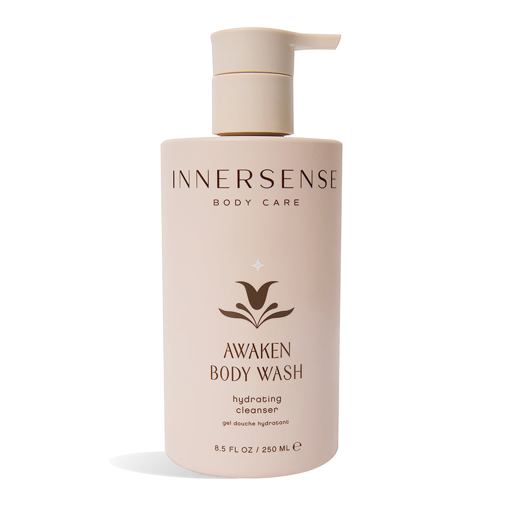 INNERSSENSE Awaken Body Wash – cremefarbene Flasche mit Pumpverschluss, 250 ml, weißer Hintergrund – Körperpflege