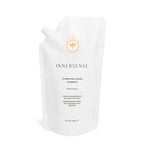 INNERSSENSE Hydrating Cream Hairbath – weiße Standbeutel 946ml, weißer Verschluss, weißer Hintergrund – Haarpflege