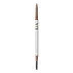 ILIA In Full Mikro-tip Brow Pencil Dark Blonde – weißer Stift mit brauner Spitze und Bürste, weißem Hintergrund – Augenbrauenstift