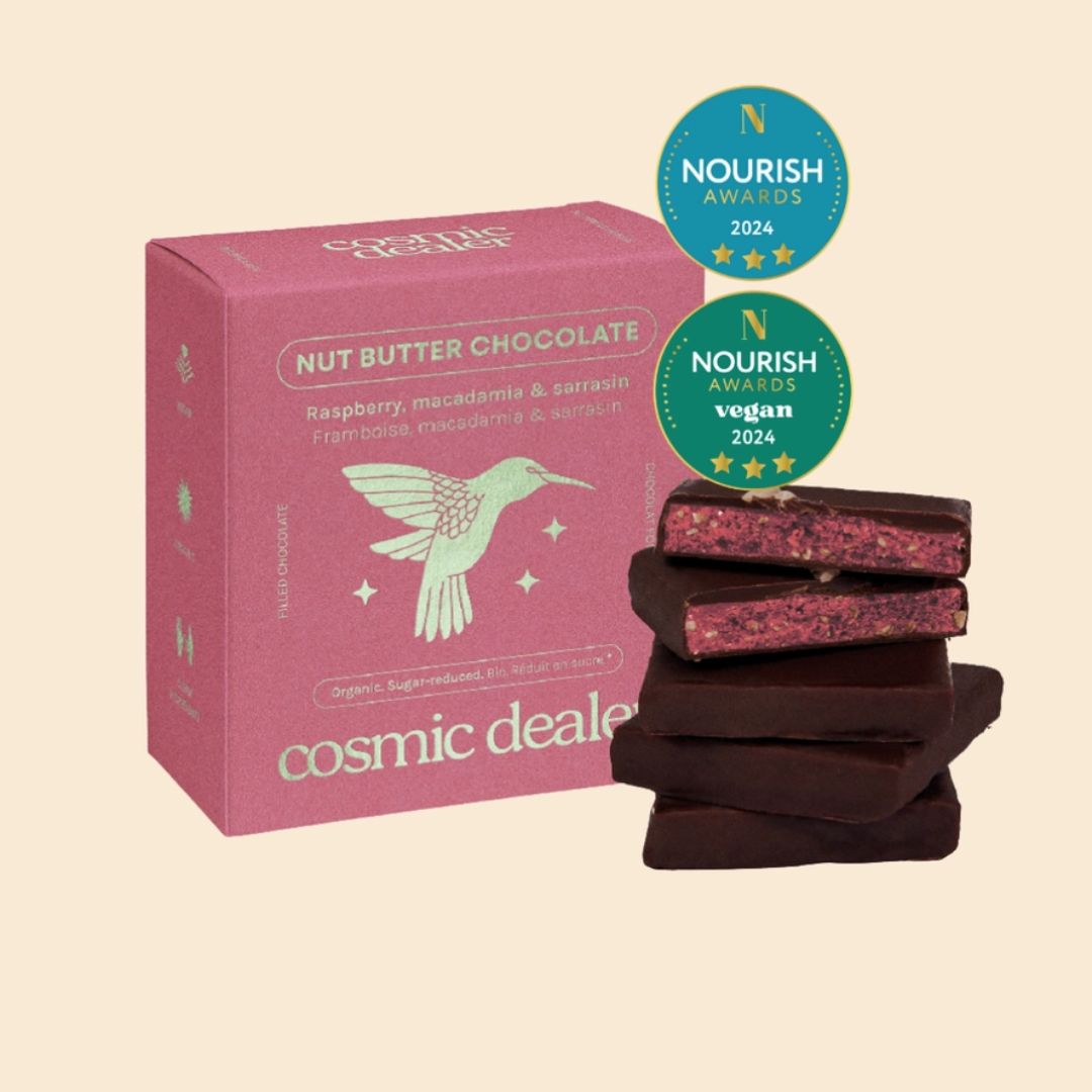 Cosmic Deale Nut Butter Chocolate – rosa Karton mit Himbeere, Macadamia & Sarrasin, vegan, Nourish Awards 2024 – Gesundheit