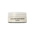 Susanne Kaufman Body Butter im Tiegel mit weißem Deckel auf weißem Hintergrund, Hautpflege.