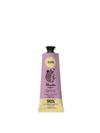 YOPE Saffron & Plum beruhigende Handcreme in einer lila Tube mit schwarzem Verschluss vor weißem Hintergrund, Hautpflege.