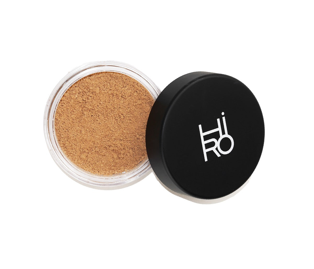 HiRO Mineral Foundation Goldelicious SPF 25 – durchsichtige Dose, braunes Pulver, schwarzer Deckel, weißer Hintergrund – Make-up