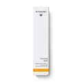 Dr. Hauschka Reinigungsbalsam – weißes Kartonpaket mit orangefarbenem Streifen, weißer Hintergrund – Hautreinigung
