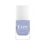 Kure Bazaar Nagellack – lila Glasflasche, weißer Deckel, weißer Hintergrund – Nagelpflege