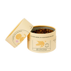 Floating on a Chai High White Ayurvedic Herbal Tea – cremefarbene Dose mit Deckel, weißer Hintergrund – Wellness