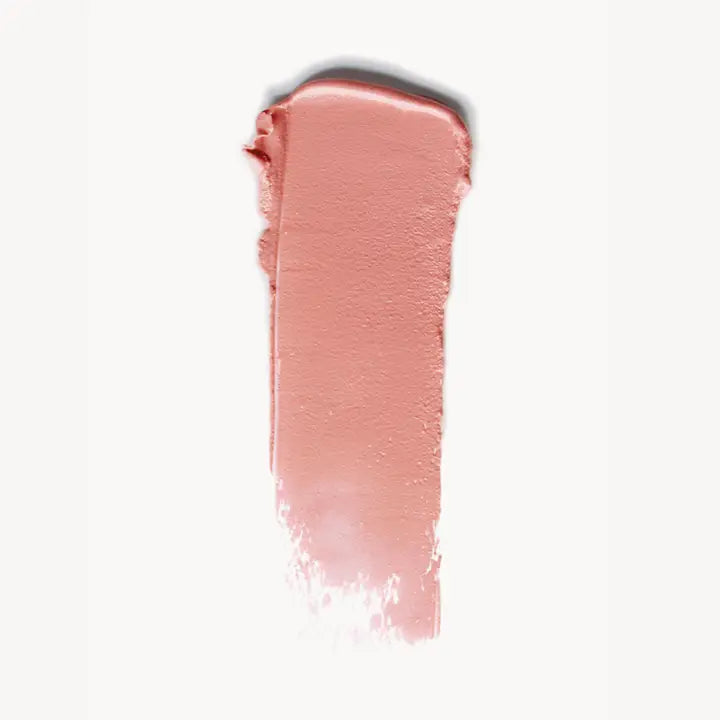 Cream Blush Embrace – rosafarbener Cremeblick auf weißem Hintergrund – Gesichtsmake-up