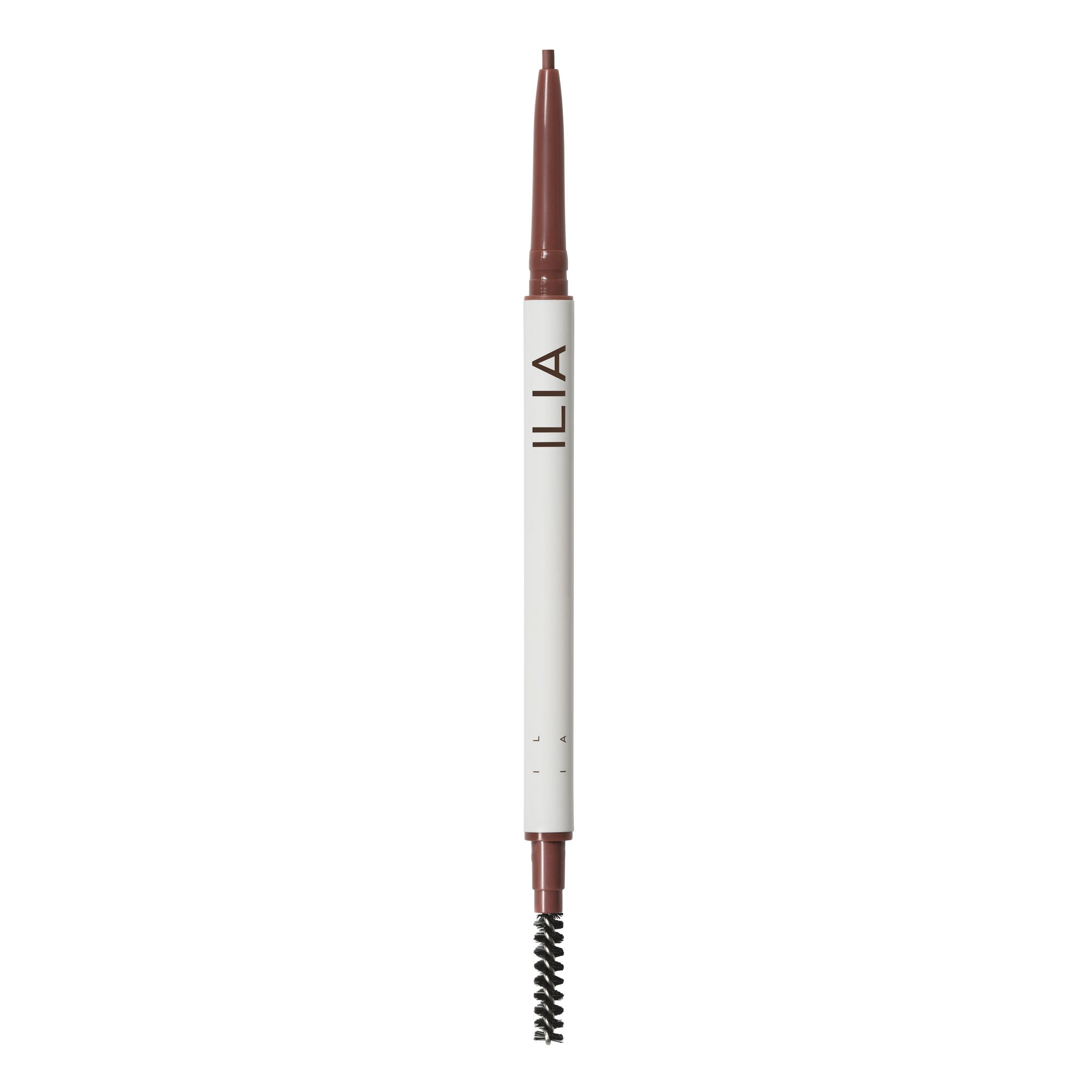 ILIA In Full Mikro-tip Brow Pencil Auburn – weißer Stift mit brauner Spitze und Bürste, weißem Hintergrund – Augenbrauenstift