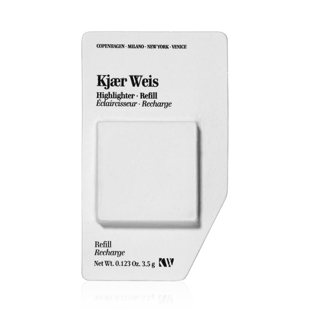 Kjaer Weis Highlighter Nachfüllung Ravishing – weißes Refill 3,5 g, weißer Hintergrund – Gesichtshighlighter