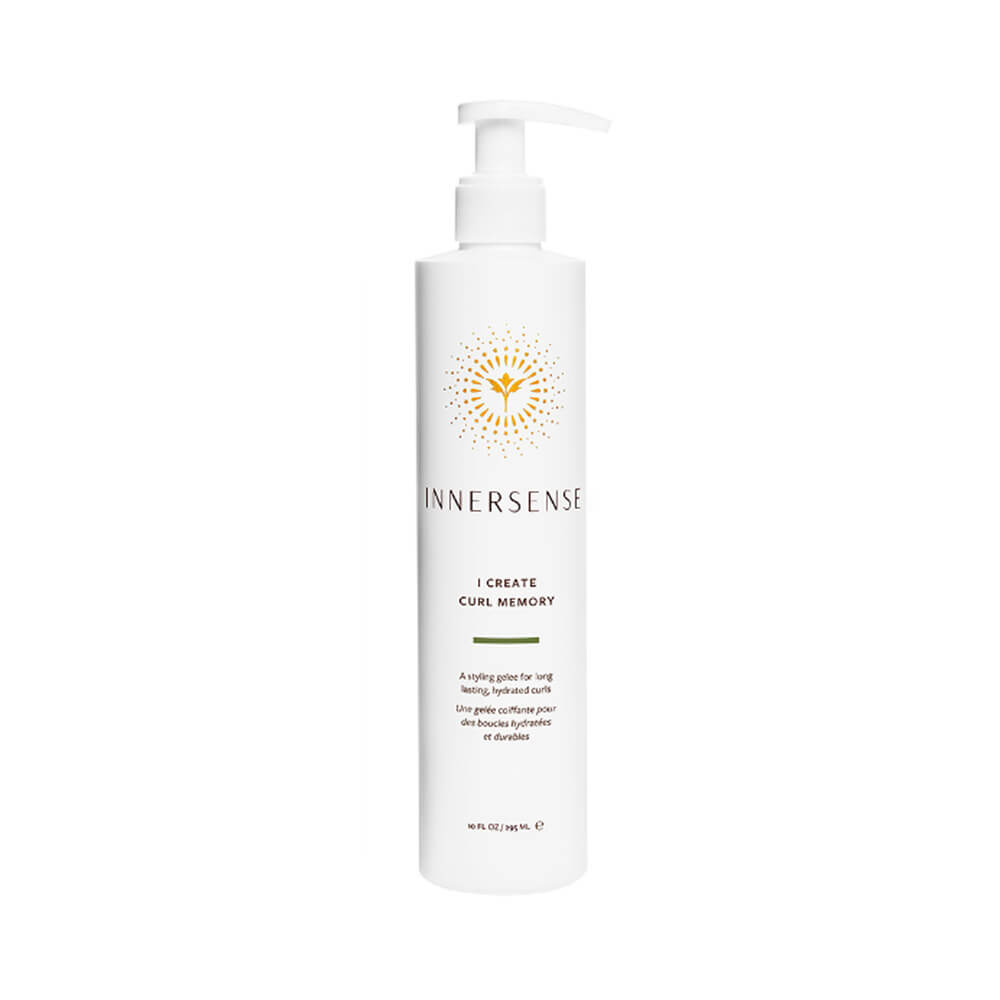 Innersense I Create Curl Memory – weiße Flasche mit Pumpverschluss, 295 ml, weißer Hintergrund – Lockenpflege